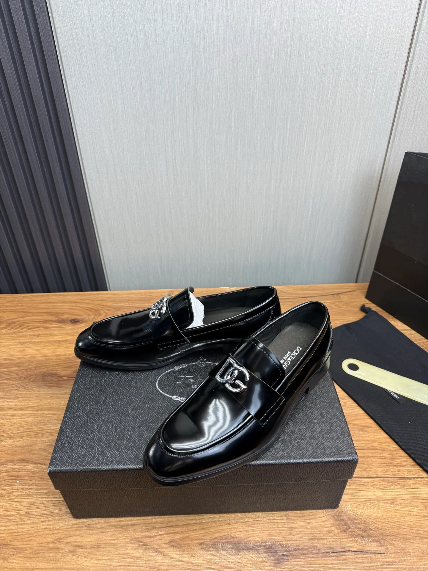 Factory price 520💰 Dolce&G .DG men's loafers👞 Classic and fashionable style, embellished with personalized DG logo. Imported cowhide, open-edge beaded cowhide, cowhide lining, original non-slip and wear-resistant outsole Size: 39-44 (customized at 38.45)